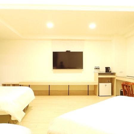 Etung Hotel Taichung Buitenkant foto