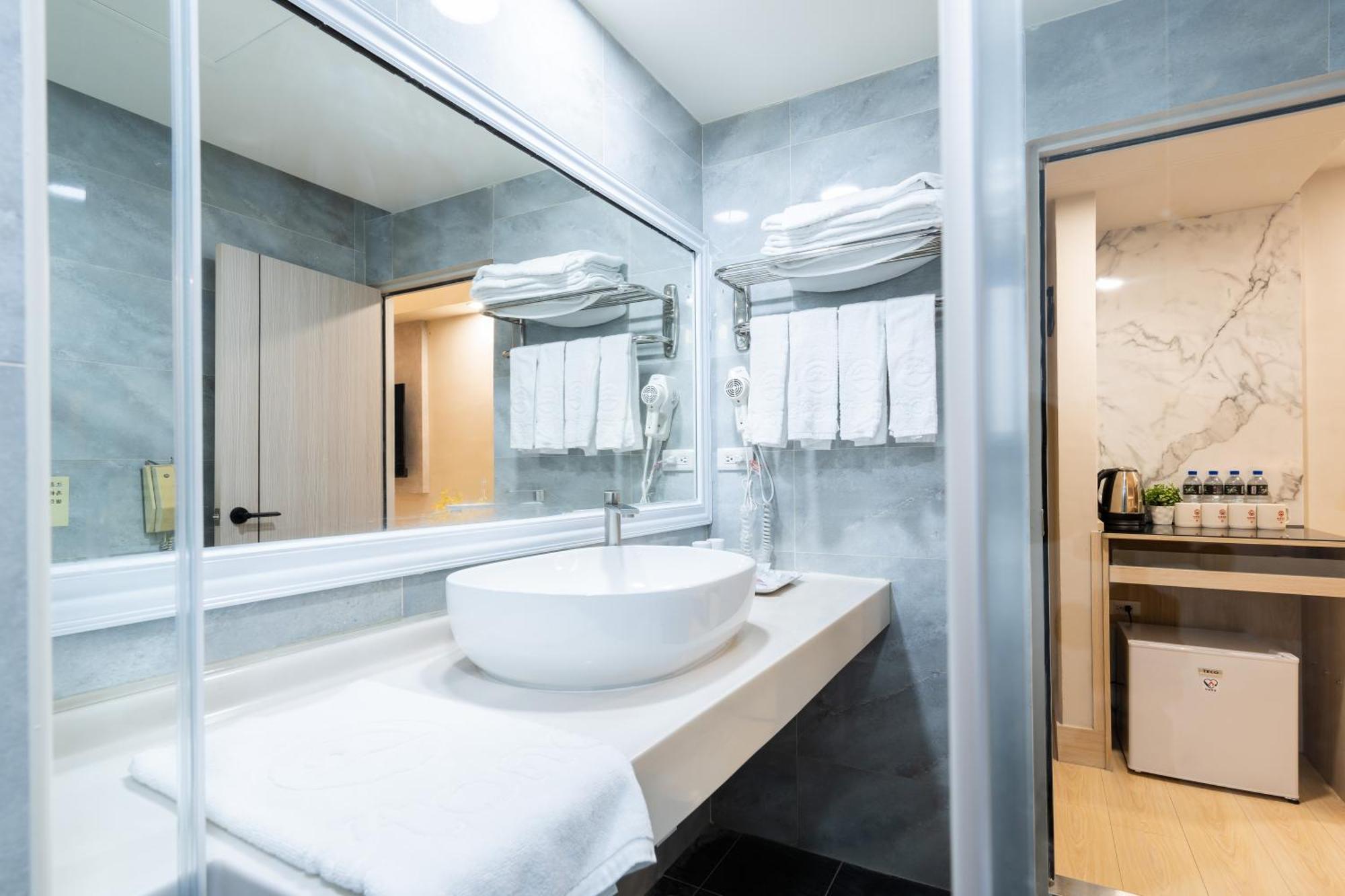 Etung Hotel Taichung Buitenkant foto